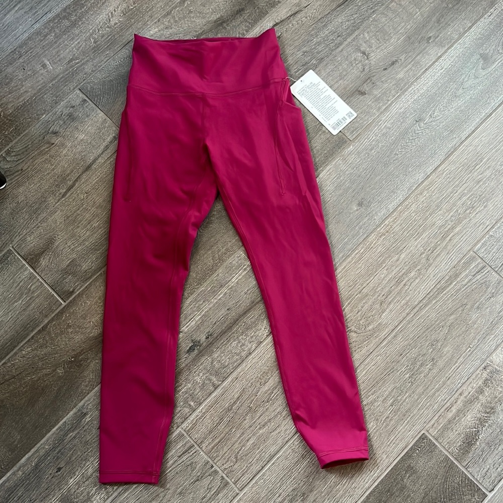 NWT Lululemon Wunder Train HR tight 25” with pockets - size 6